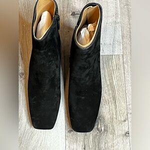 New Vince Suede Bootie Size 8M